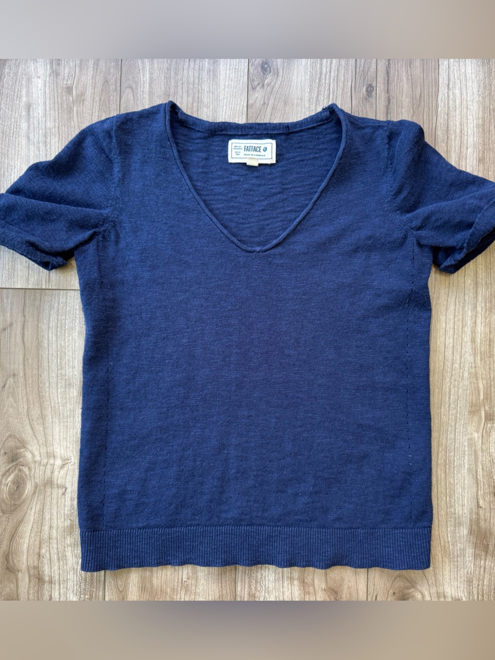 FatFace navy blue short-sleeve V-neck knit sweater Size 2 lightweight